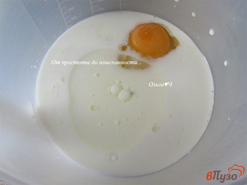 Фото приготовление рецепта: Оладьи на молоке с кокосовой стружкой шаг №2
