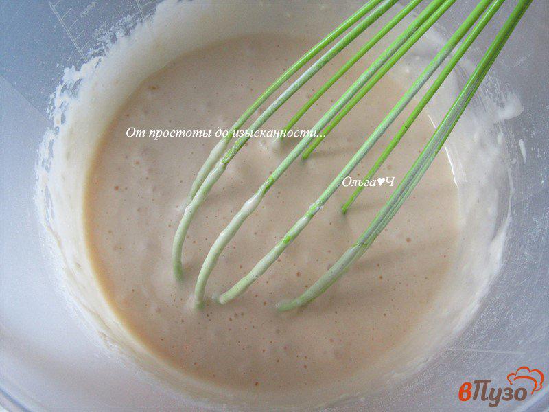Фото приготовление рецепта: Оладьи на молоке с кокосовой стружкой шаг №3