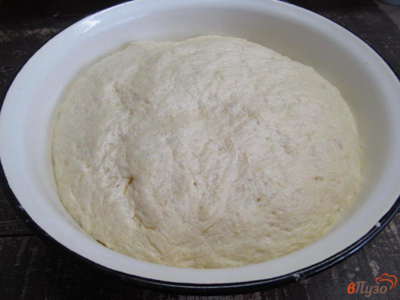 Фото приготовление рецепта: Кефирный сдобный хлеб шаг №5