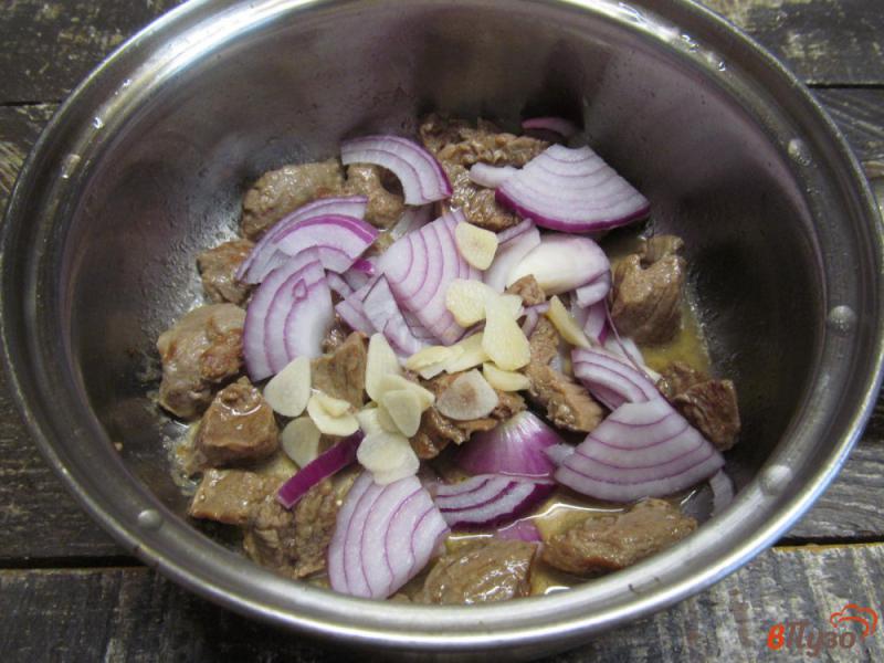 Фото приготовление рецепта: Мусака с говядиной и стручковой фасолью шаг №2