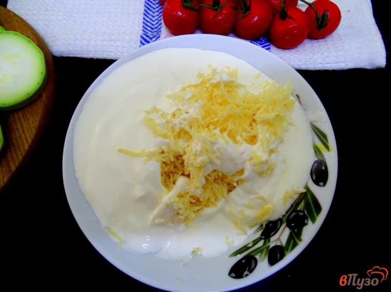 Фото приготовление рецепта: Кабачки с сыром.и чесноком шаг №4
