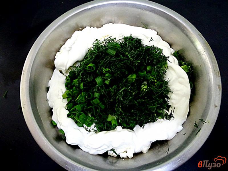 Фото приготовление рецепта: Салат из огурцов и творога шаг №5