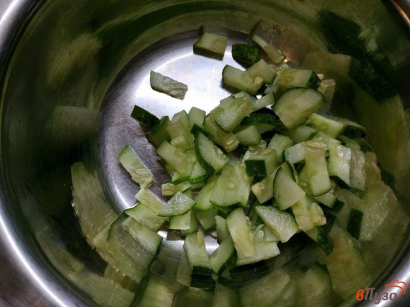 Фото приготовление рецепта: Салат с горошком и шампиньонами шаг №1