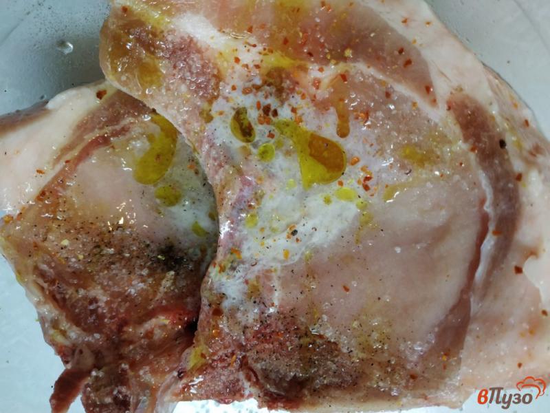 Фото приготовление рецепта: Корейка свиная жареная шаг №4
