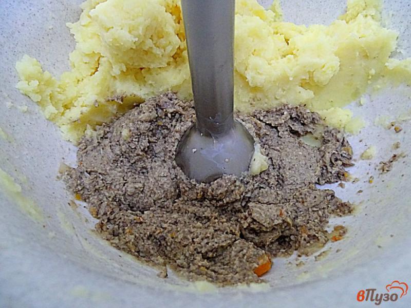 Фото приготовление рецепта: Суп пюре из шампиньонов и картофеля шаг №6