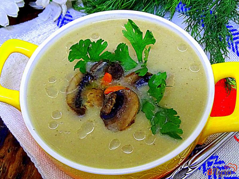 Фото приготовление рецепта: Суп пюре из шампиньонов и картофеля шаг №8