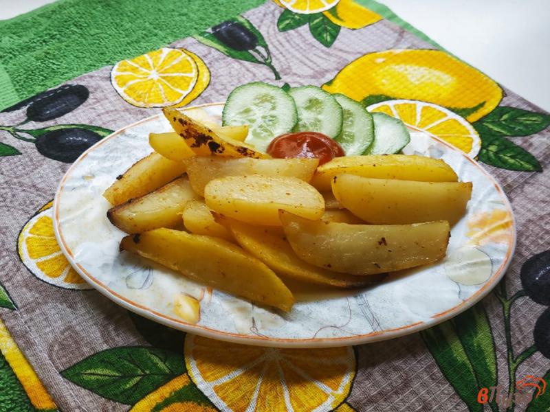 Фото приготовление рецепта: Картофельные дольки в духовке шаг №5