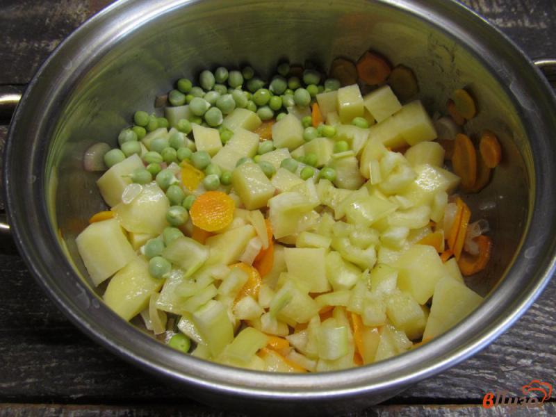 Фото приготовление рецепта: Овощной суп со сливками шаг №3