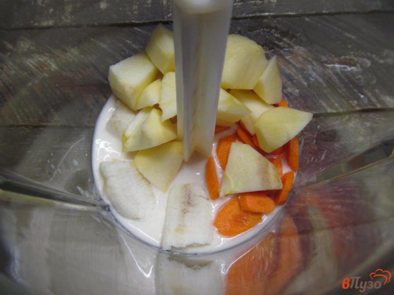 Фото приготовление рецепта: Смузи из апельсина моркови и банана шаг №2