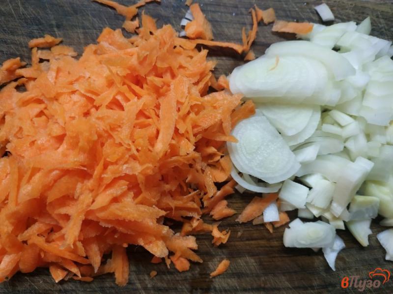 Фото приготовление рецепта: Картофель с тушенкой в мультиварке шаг №2