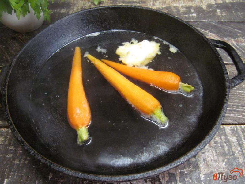 Фото приготовление рецепта: Печеный картофель с морковью и зеленым горошком шаг №2