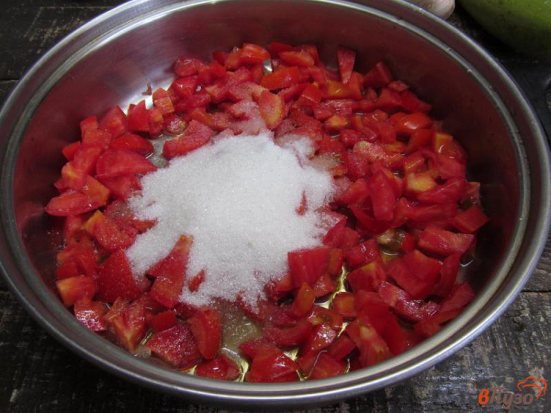 Фото приготовление рецепта: Салат из кабачка с помидором на зиму шаг №2