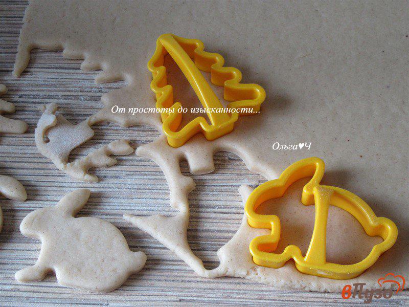 Фото приготовление рецепта: Печенье на сметане с корицей шаг №5