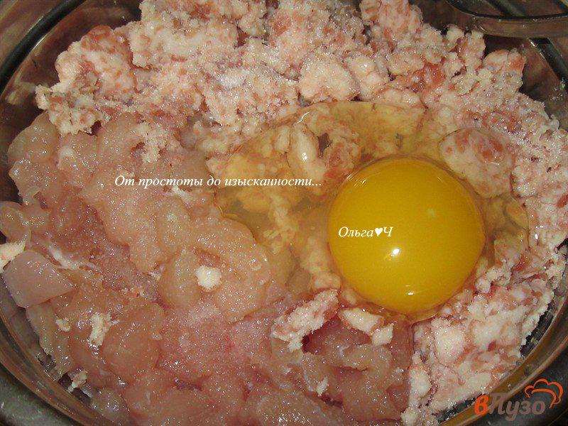 Фото приготовление рецепта: Рубленные куриные котлеты со свининой и кинзой шаг №1