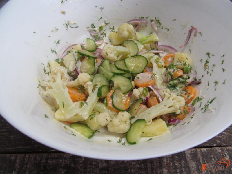 Фото приготовление рецепта: Овощной салат с картофелем и цветной капустой шаг №6