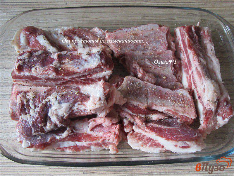 Фото приготовление рецепта: Свиные ребра, запеченные под розовым соусом шаг №1