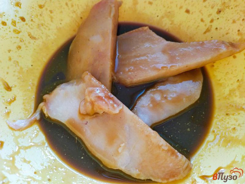 Фото приготовление рецепта: Куриное филе с сыром шаг №3