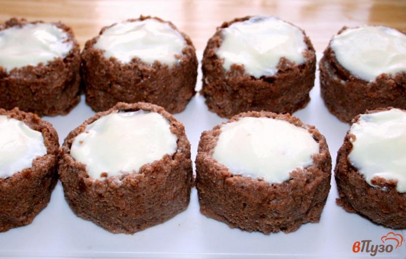 Фото приготовление рецепта: Шоколадные пирожные «Медовики» шаг №11
