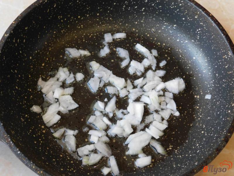 Фото приготовление рецепта: Лесные грибы, жареные с картофелем шаг №2