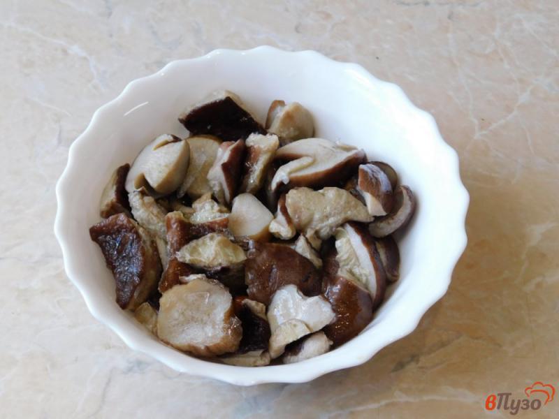 Фото приготовление рецепта: Лесные грибы, жареные с картофелем шаг №1