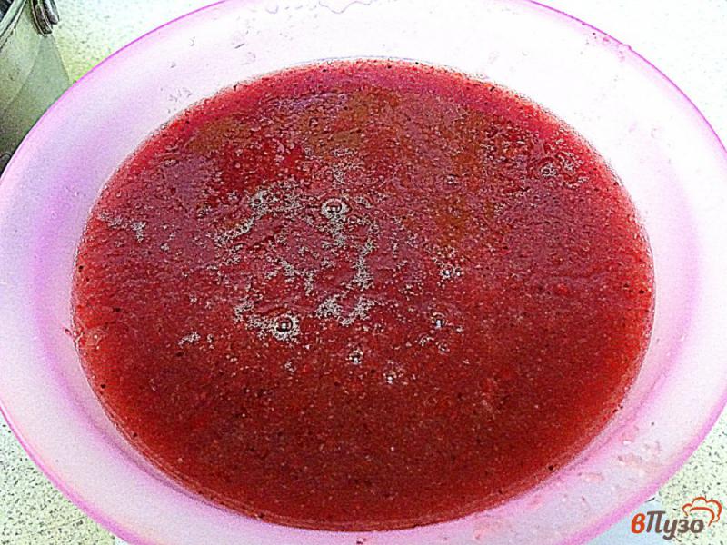 Фото приготовление рецепта: Мусс фруктово-ягодный на манке шаг №3