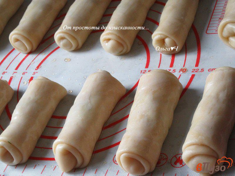 Фото приготовление рецепта: Пирожки с капустой «Трубочки» шаг №10