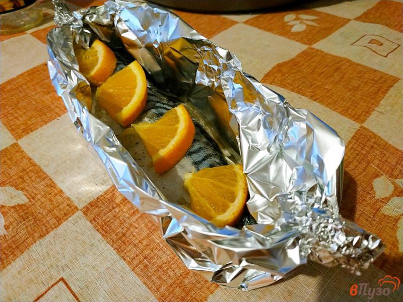 Фото приготовление рецепта: Скумбрия с апельсинами шаг №6