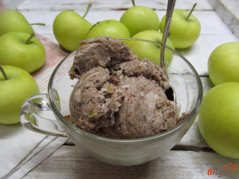 Фото приготовление рецепта: Мороженое с фруктами и печеньем шаг №8