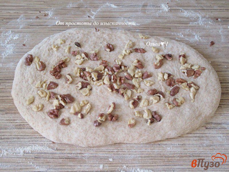 Фото приготовление рецепта: Цельнозерновой хлеб с грецкими орехами «1х2х3» шаг №6
