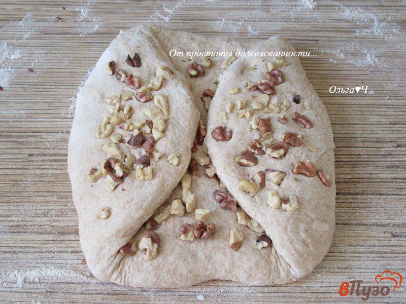 Фото приготовление рецепта: Цельнозерновой хлеб с грецкими орехами «1х2х3» шаг №7