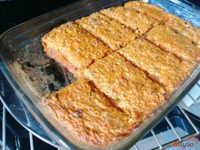 Фото приготовление рецепта: Постный морковный пирог с изюмом, орехами и кокосом шаг №4