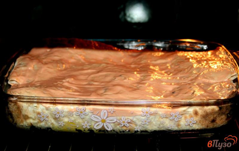 Фото приготовление рецепта: Пирог из лаваша с курицей и сыром шаг №16