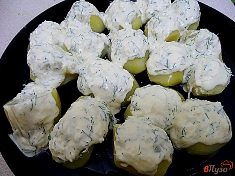 Фото приготовление рецепта: Картофель запеченный с универ. соусом шаг №6