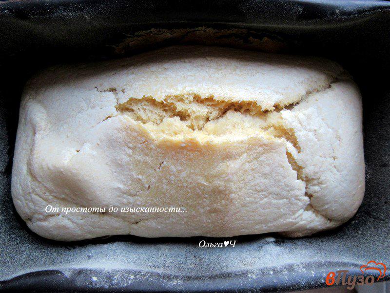 Фото приготовление рецепта: Сметанный хлеб на сыворотке шаг №4