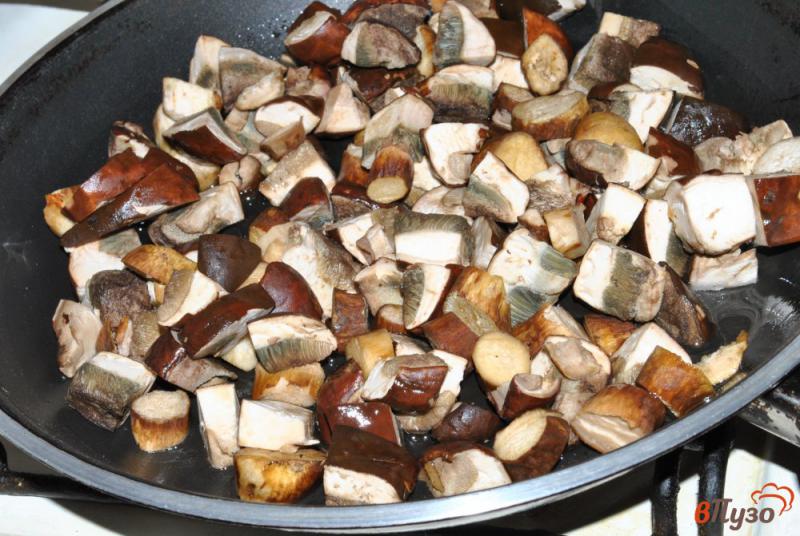 Фото приготовление рецепта: Картофель тушенный с лесными грибами шаг №2