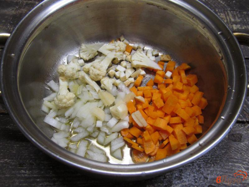 Фото приготовление рецепта: Кабачковый суп с кукурузной крупой шаг №1