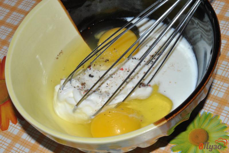 Фото приготовление рецепта: Песочный пирог с фетой и помидорами шаг №3
