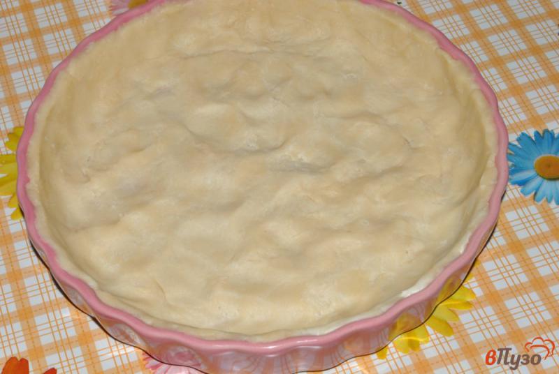 Фото приготовление рецепта: Песочный пирог с фетой и помидорами шаг №2