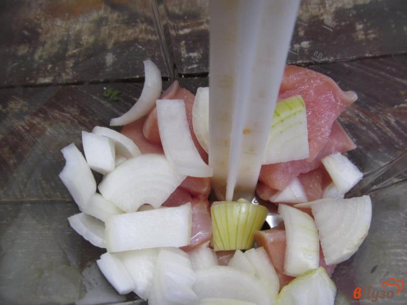 Фото приготовление рецепта: Котлеты с начинкой из сыра с тимьяном шаг №2