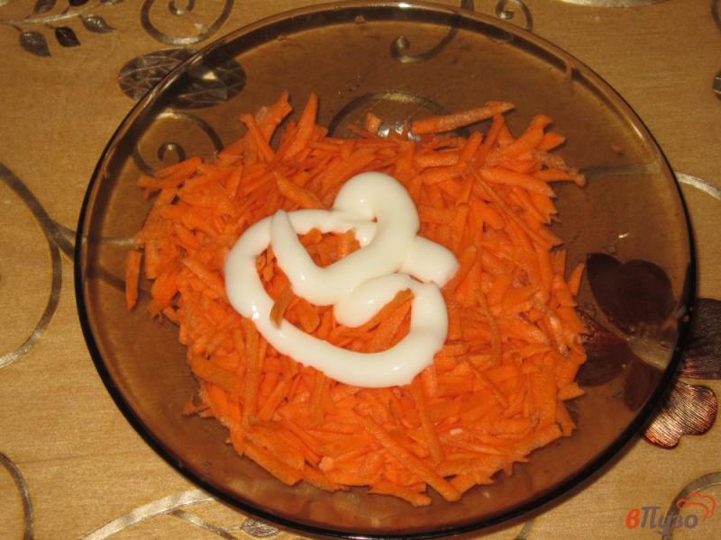 Фото приготовление рецепта: Сосиски в лаваше с морковью шаг №3