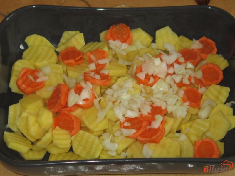Фото приготовление рецепта: Горбуша запеченная с овощами в духовке шаг №2