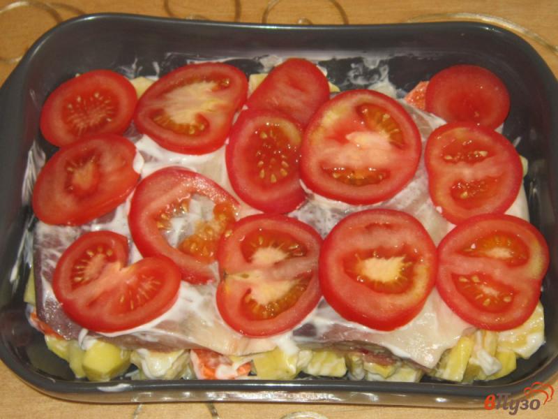 Фото приготовление рецепта: Горбуша запеченная с овощами в духовке шаг №5