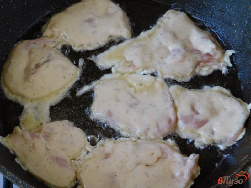 Фото приготовление рецепта: Куриное мясо в кляре шаг №6