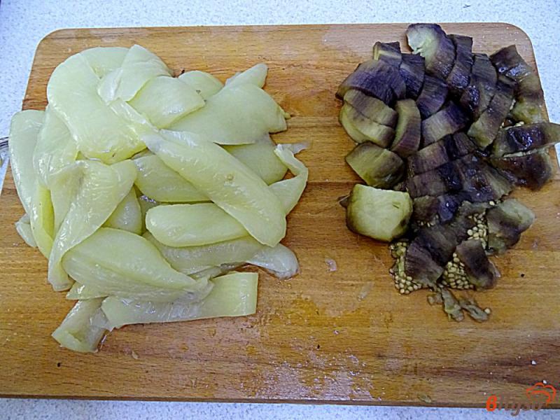 Фото приготовление рецепта: Перец и баклажаны маринованные шаг №5