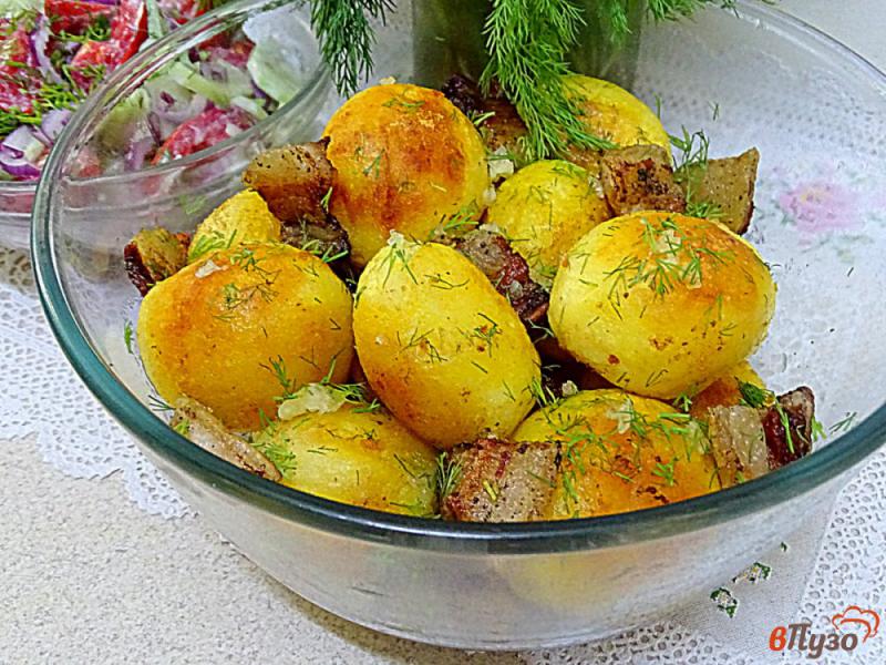 Фото приготовление рецепта: Молодой картофель золотистый шаг №9