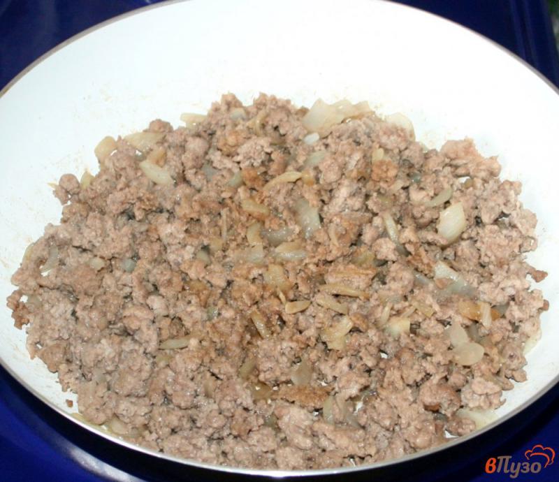 Фото приготовление рецепта: Вареники с мясом,брокколи и соевым соусом шаг №3