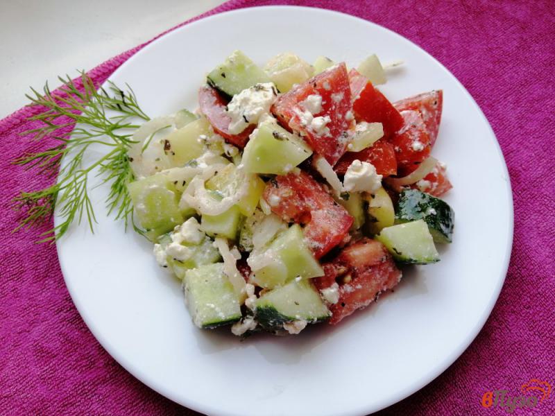 Фото приготовление рецепта: Салат овощной с фетой шаг №7