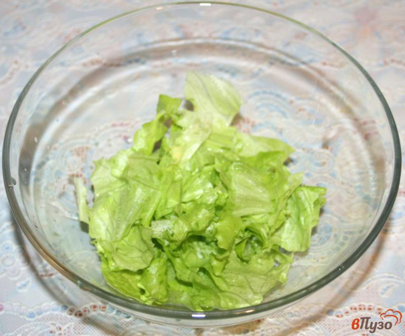 Фото приготовление рецепта: Овощной салат с креветками в тарталетках из лаваша шаг №5