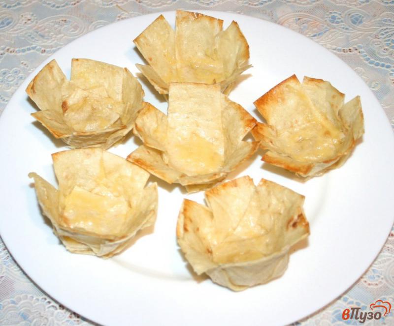 Фото приготовление рецепта: Овощной салат с креветками в тарталетках из лаваша шаг №4