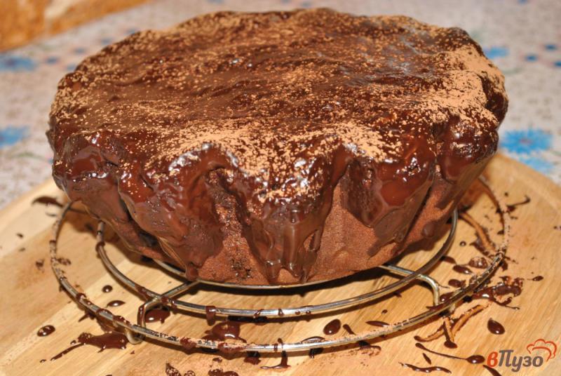 Фото приготовление рецепта: Шоколадный кекс с яблоками шаг №7